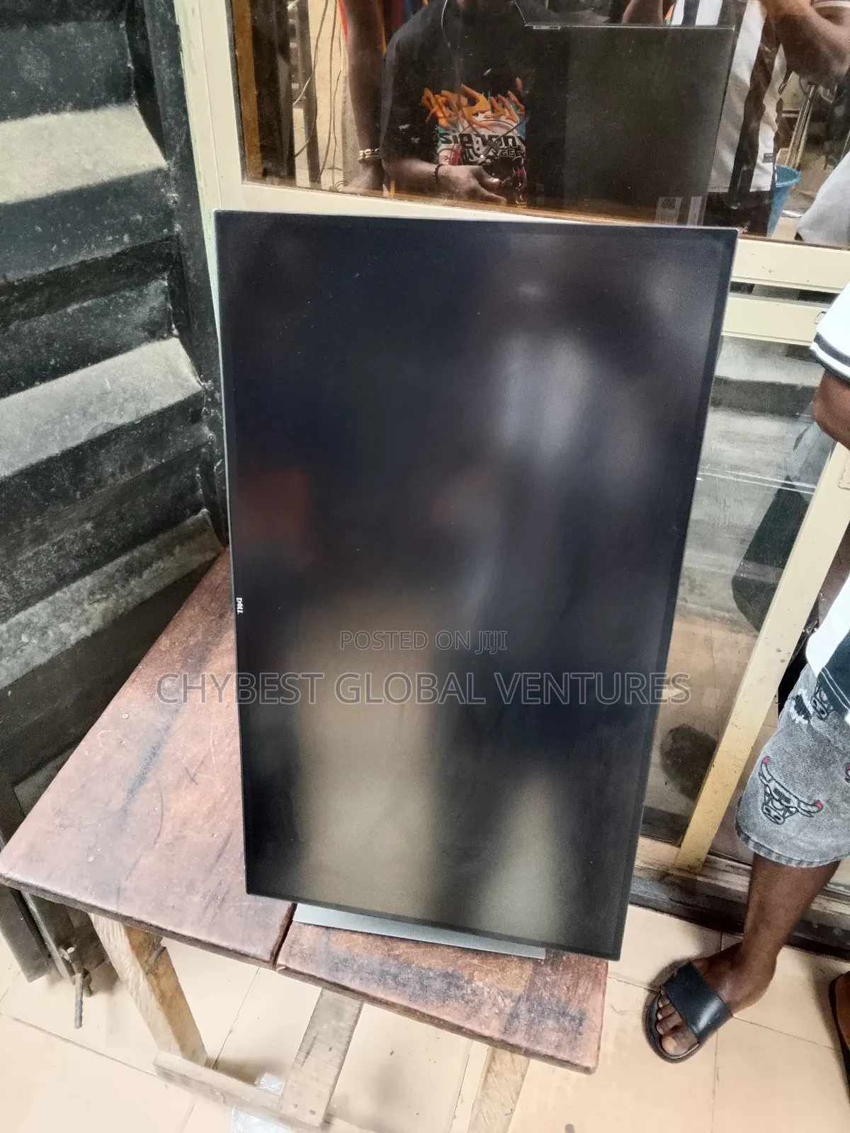 25 Inches Dell Monitor