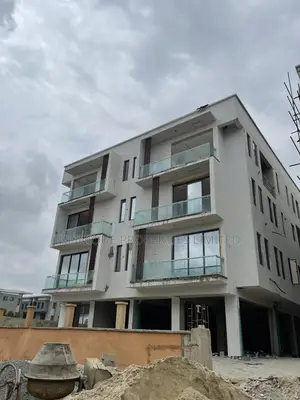 3bdrm Apartment in Lekki Phase 1 for sale