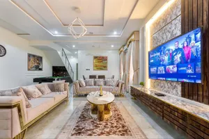 Luxury 4bedroom Terrace With Swimming Pool and Snooker