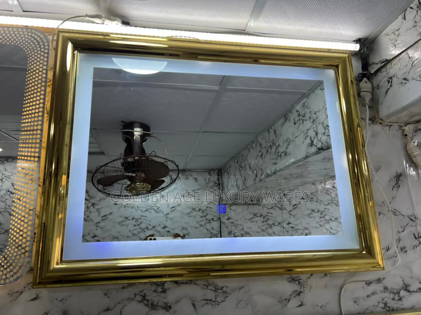 80x60cm Gold Frame Mirror With Light