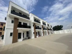 5bdrm Townhouse/Terrace in Zone 7 / Wuse for sale
