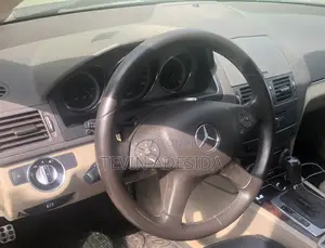 Mercedes-Benz C250 2011 Blue