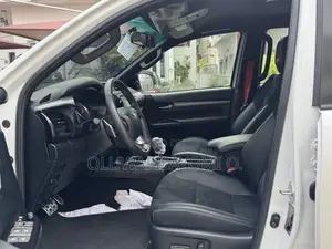 New Toyota Hilux 2024 White