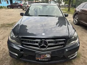 Mercedes-Benz C300 Luxury 4Matic Sedan AWD (3.5L 6cyl 7A) 2014 Gray