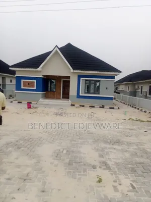 3bdrm Bungalow in Peak Park New Road for rent