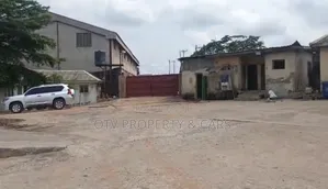 Warehouse at Off Lagos Ibadan Expressway for Sale3 Bay War