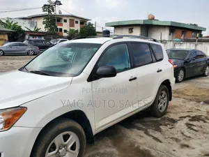 Toyota RAV4 2012 White