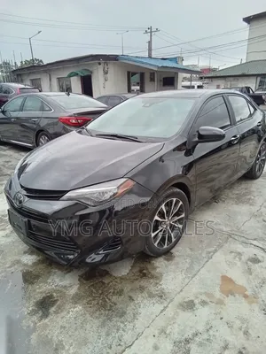 Toyota Corolla XLE (1.8L 4cyl 2A) 2019 Black