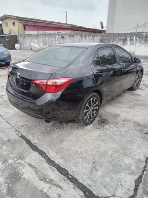 Toyota Corolla LE (1.8L 4cyl 2A) 2019 Black