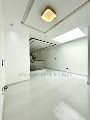 4bdrm Maisonette in Lekki Phase1 for rent