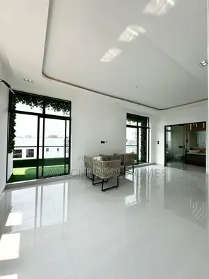 4bdrm Maisonette in Lekki Phase1 for rent