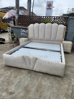 High Quality 6by7 Upholstery Padded Bed