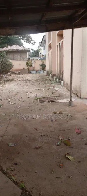 5bdrm Duplex in Wuse 2 District for rent