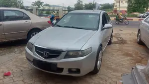 Photo - Honda Accord 2003 Silver