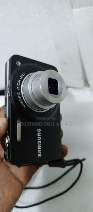 Samsung Digital Photo and Video Camera for Vintage Snapping