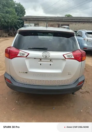 Toyota RAV4 LE 4dr SUV AWD (2.5L 4cyl 6A) 2014 Silver