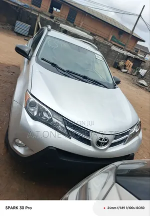 Toyota RAV4 LE 4dr SUV AWD (2.5L 4cyl 6A) 2014 Silver