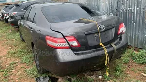 Toyota Camry LE V6 4dr Sedan (3.5L 6cyl 6A) 2011 Gray