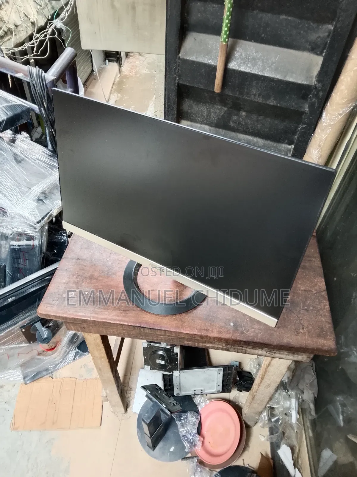 23 Inches Asus Flameless Ips Monitor