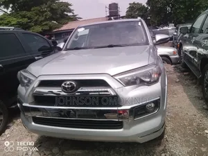Toyota 4-Runner Limited 4dr SUV (4.0L 6cyl 5A) 2015 Silver