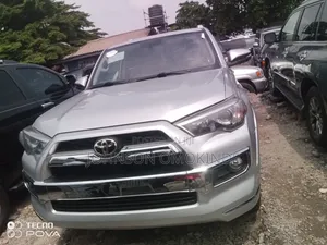 Toyota 4-Runner Limited 4dr SUV (4.0L 6cyl 5A) 2015 Silver