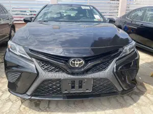 Photo - Toyota Camry 2018 Black