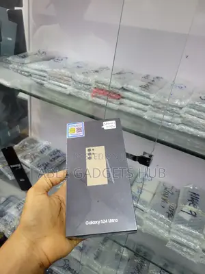 New Samsung Galaxy S24 Ultra 256 GB