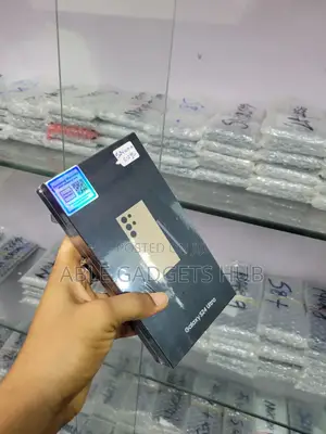 New Samsung Galaxy S24 Ultra 256 GB