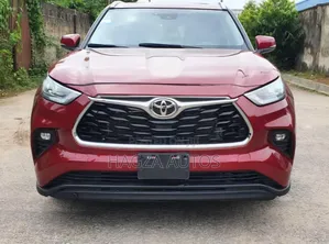Toyota Highlander XLE FWD 2023 Red