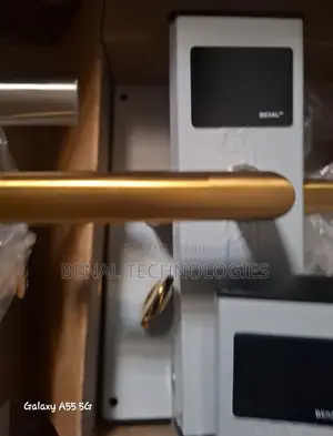 Hotel Card Lock: Wireless Operation With Long-Life Batteries