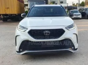 Toyota Highlander XSE 2021 White