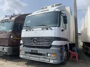 Foriegn Used Mercedes Benz 1831cooling Van Truck for Sale