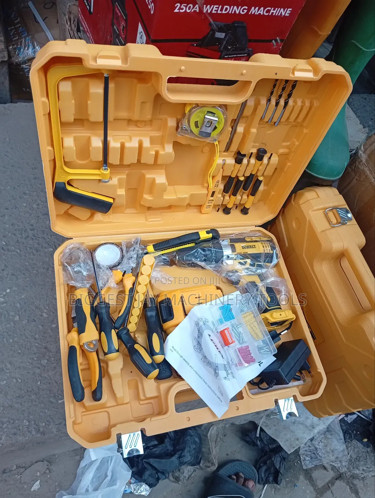 Dewalt Screw Machine With Tools 48v