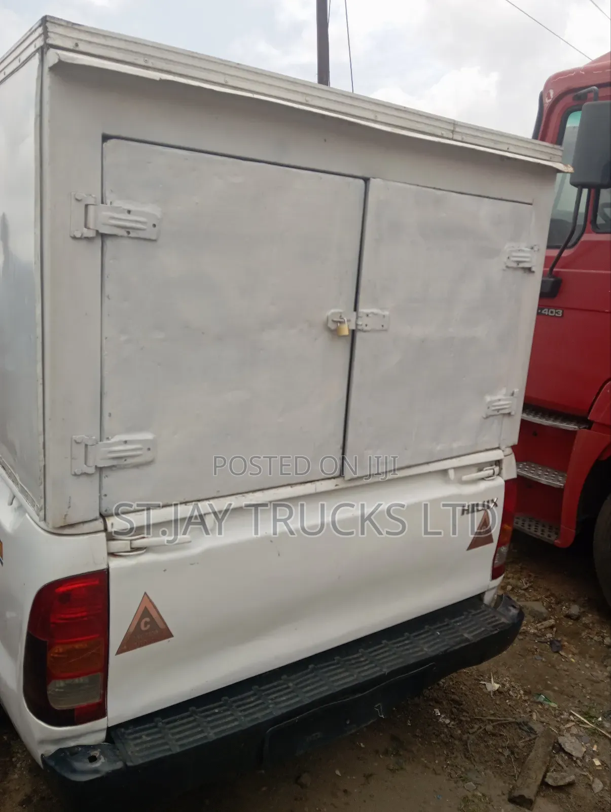 Toyota HiAce 2012 White