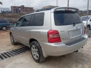 Toyota Highlander Limited V6 AWD 2002 Gold
