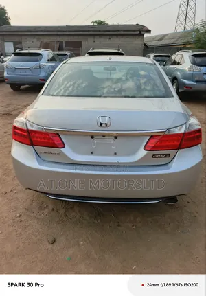 Honda Accord EX 4dr Sedan FWD (2.4L 4cyl 2A) 2013 Silver