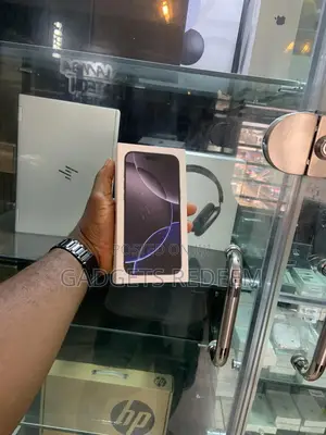 Photo - New Apple iPhone 16 Pro Max 256 GB Black
