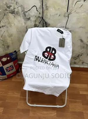 Photo - Luxury Italian Balenciaga X8 T-Shirt