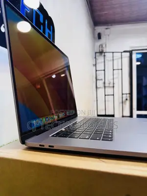Laptop Apple MacBook Pro 2019 64GB Intel Core i9 SSD 1T