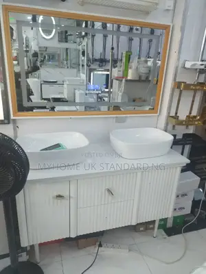 Luxury Cabinet With Led Mirror