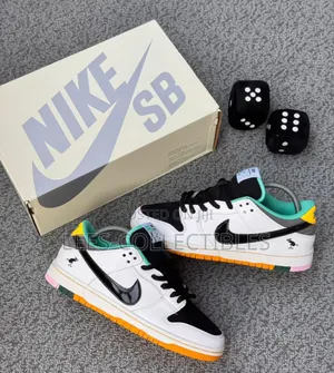 Nike Sb Dunk Low X Csef Sneakers