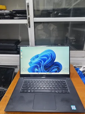 Laptop Dell XPS 15 9560 16GB Intel Core I7 SSD 512GB
