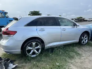Toyota Venza Limited 4dr Wagon AWD (3.5L 6cyl 6A) 2014 Silver