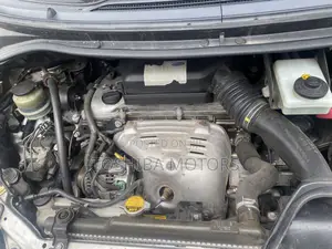 Toyota Previa 2005 Silver
