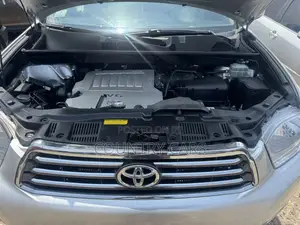 Toyota Highlander Limited 2010 Silver
