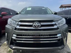 Toyota Highlander Limited 4dr SUV AWD (3.5L 6cyl 6A) 2015 Green