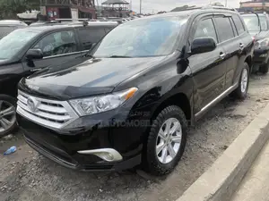 Toyota Highlander SE 2012 Black
