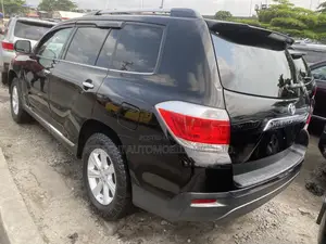 Toyota Highlander SE 2012 Black