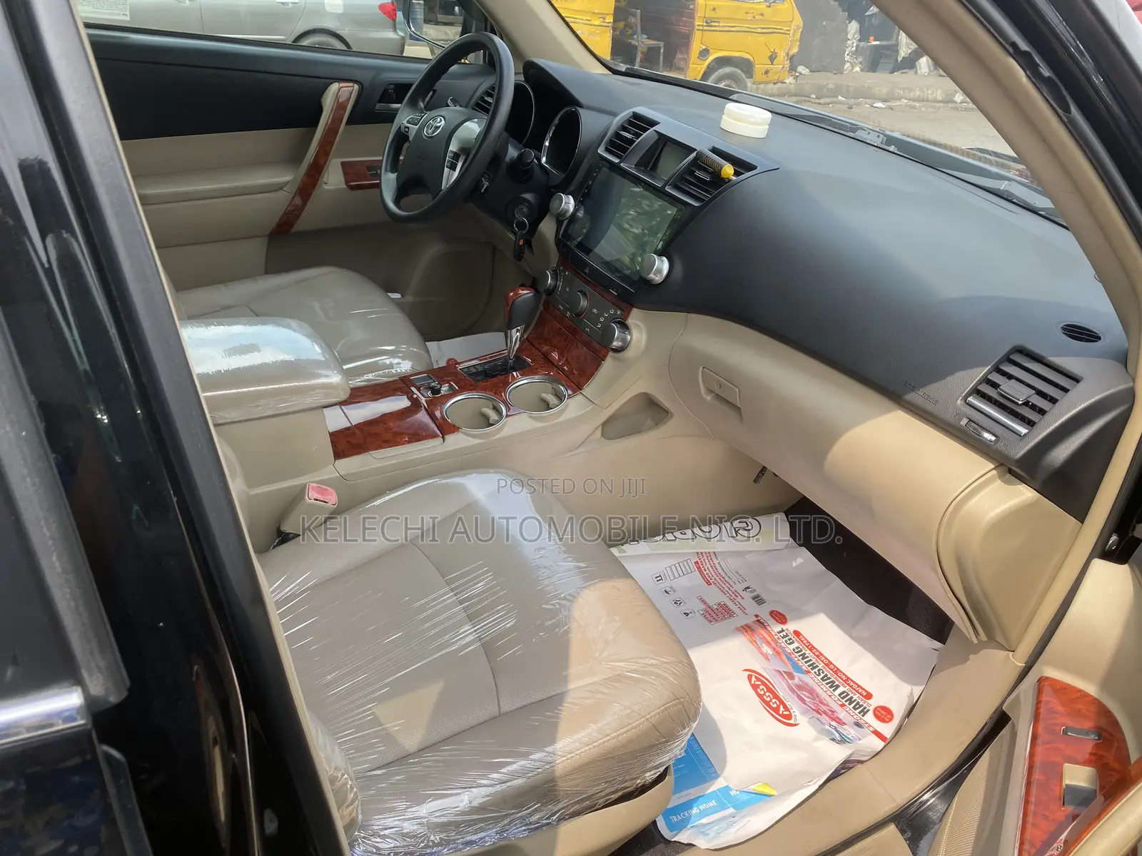 Toyota Highlander SE 2012 Black