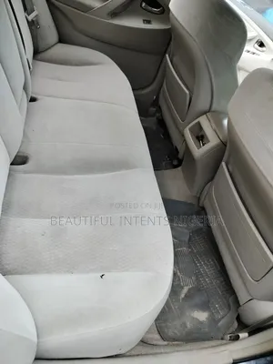Toyota Camry LE 4dr Sedan (2.5L 4cyl 6AM) 2010 Gray